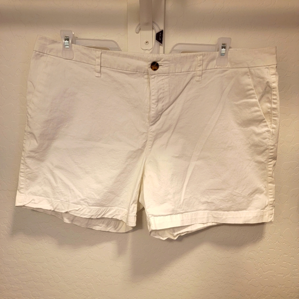Old Navy White Shorts - 16